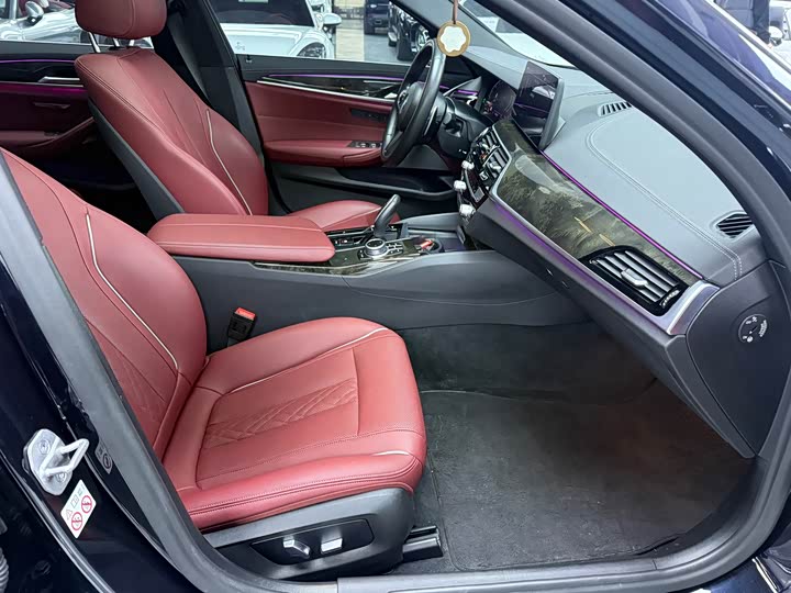 Фото 12 - BMW 5 Series