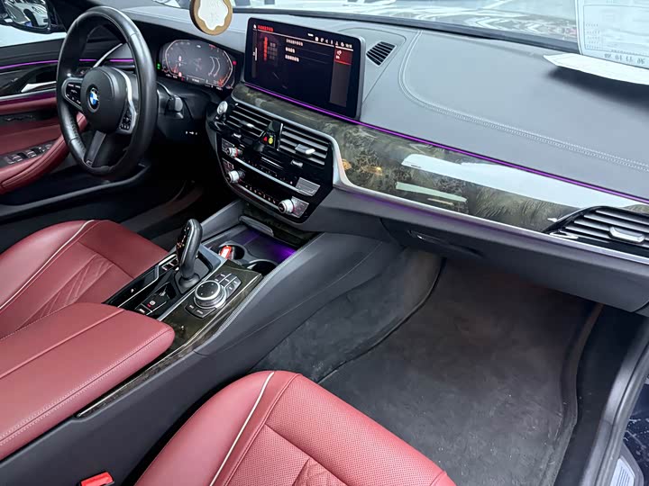 Фото 13 - BMW 5 Series