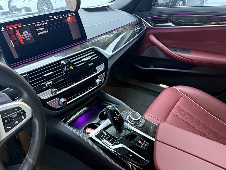 Фото 15 - BMW 5 Series