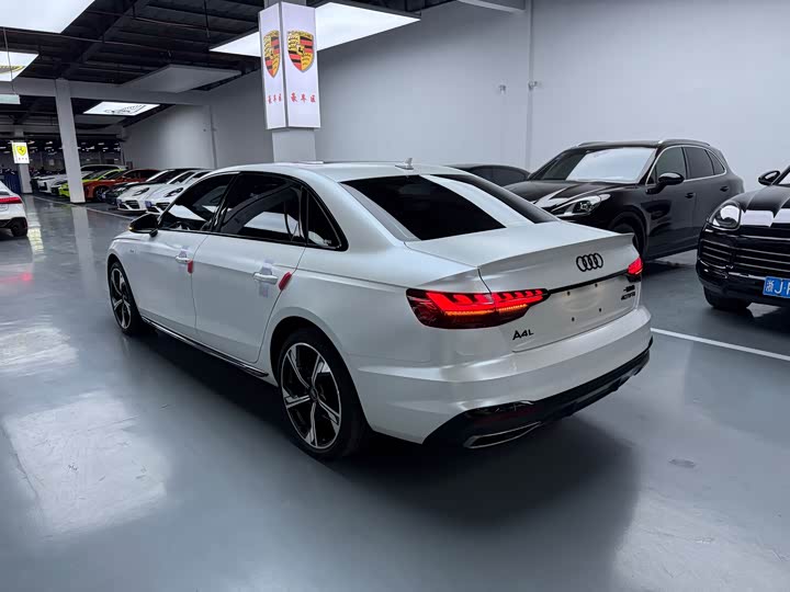 Фото 16 - Audi A4L