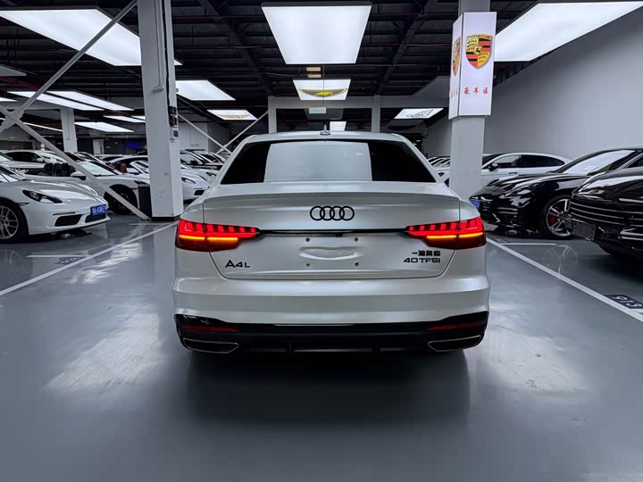 Фото 17 - Audi A4L