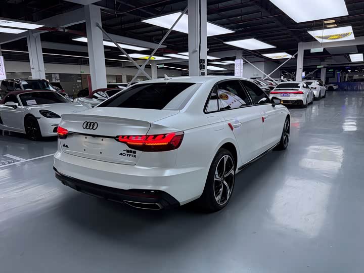 Фото 18 - Audi A4L