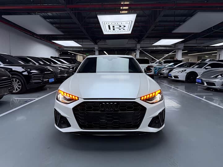 Фото 2 - Audi A4L