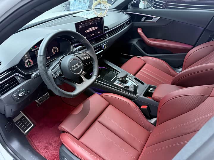 Фото 6 - Audi A4L
