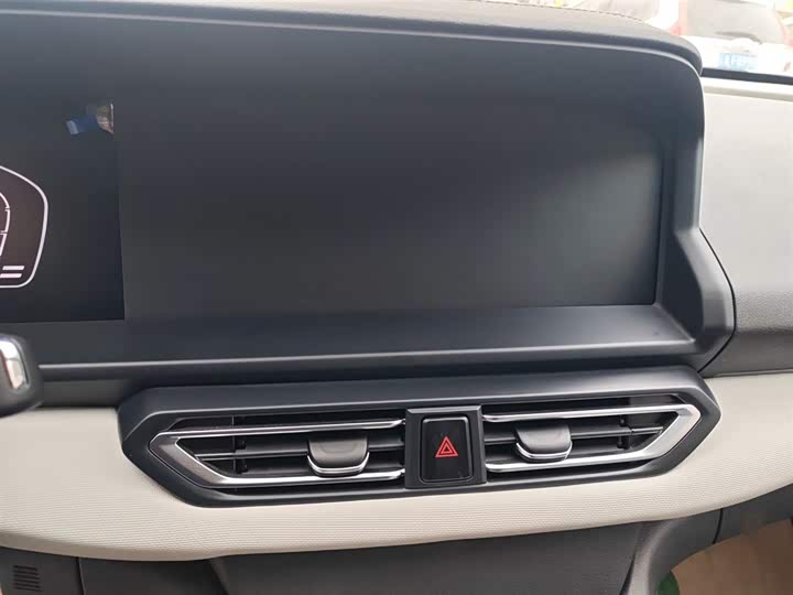 Фото 13 - Dongfeng Aeolus E70