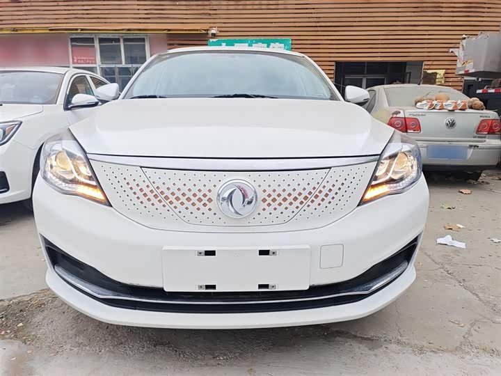 Фото 3 - Dongfeng Aeolus E70