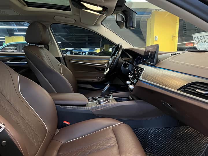 Фото 14 - BMW 5 Series Hybrid