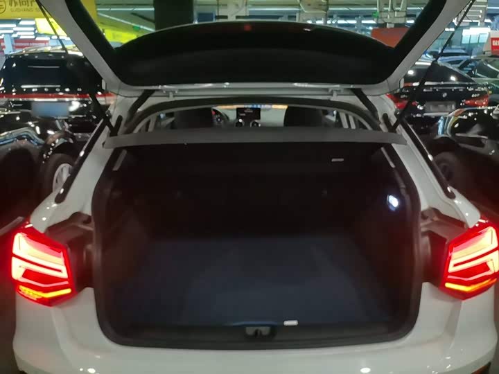 Фото 9 - Audi Q2L e-tron