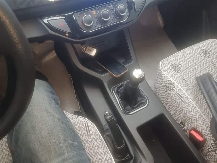 Фото 14 - Dongfeng Forthing Lingzhi M5