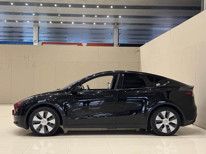 Фото 3 - Tesla Model Y