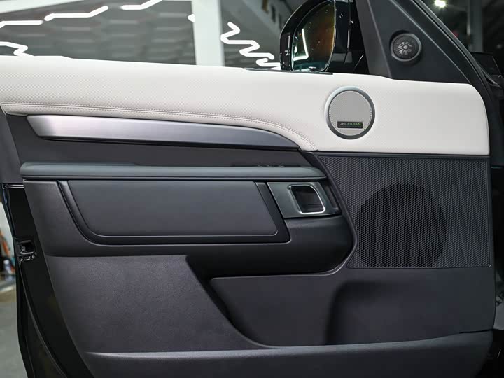 Фото 13 - Land Rover Discovery