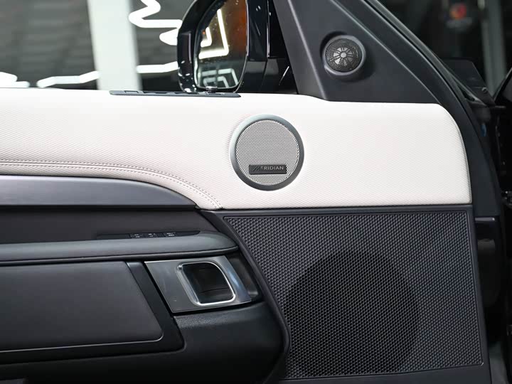 Фото 14 - Land Rover Discovery