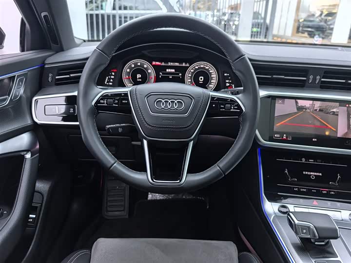Фото 10 - Audi A6L