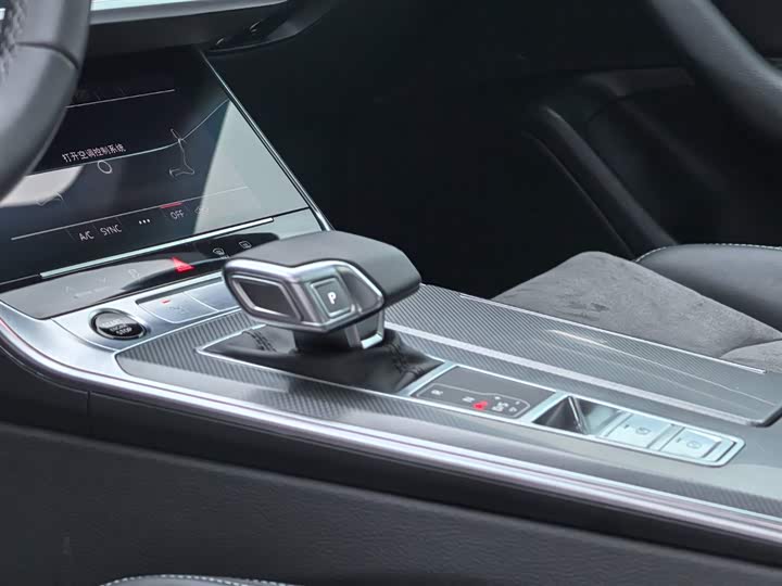 Фото 14 - Audi A6L