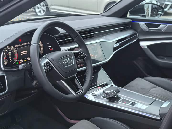 Фото 16 - Audi A6L