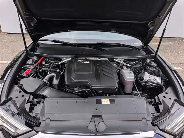 Фото 17 - Audi A6L