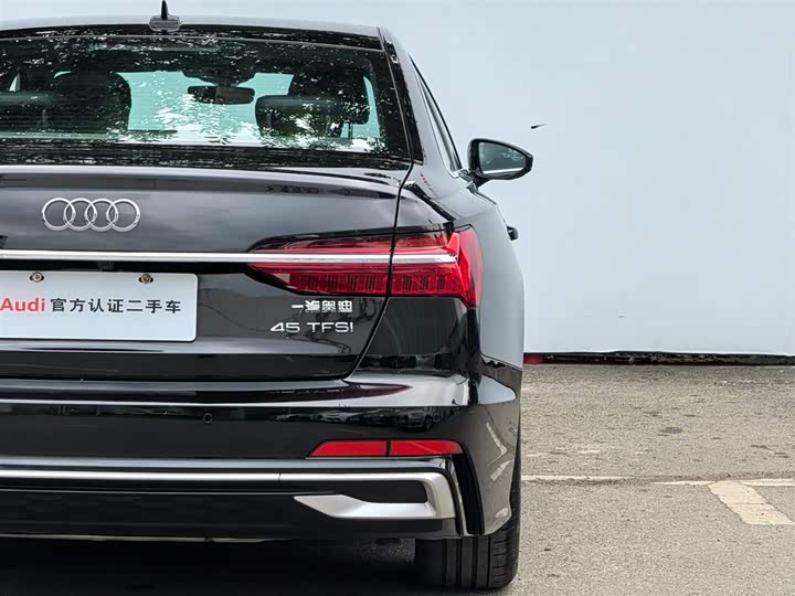 Фото 8 - Audi A6L