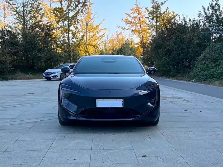 Фото 1 - Avatr 12