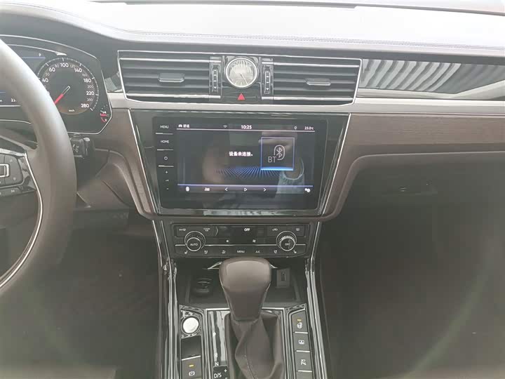 Фото 13 - Volkswagen Phideon