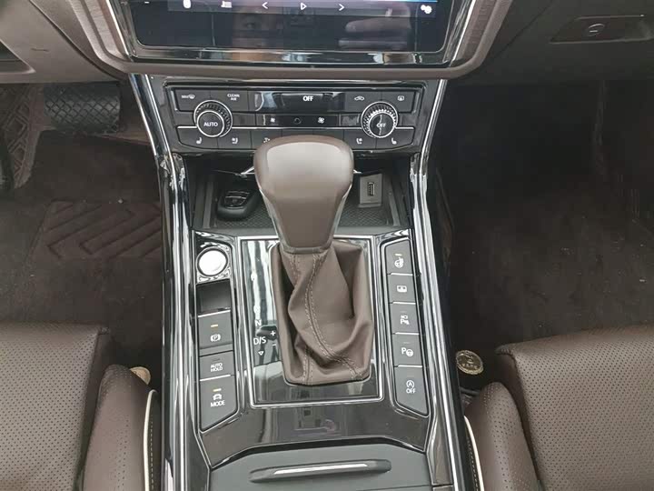 Фото 14 - Volkswagen Phideon