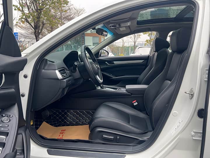 Фото 13 - Honda Inspire