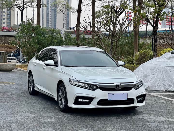 Фото 3 - Honda Inspire