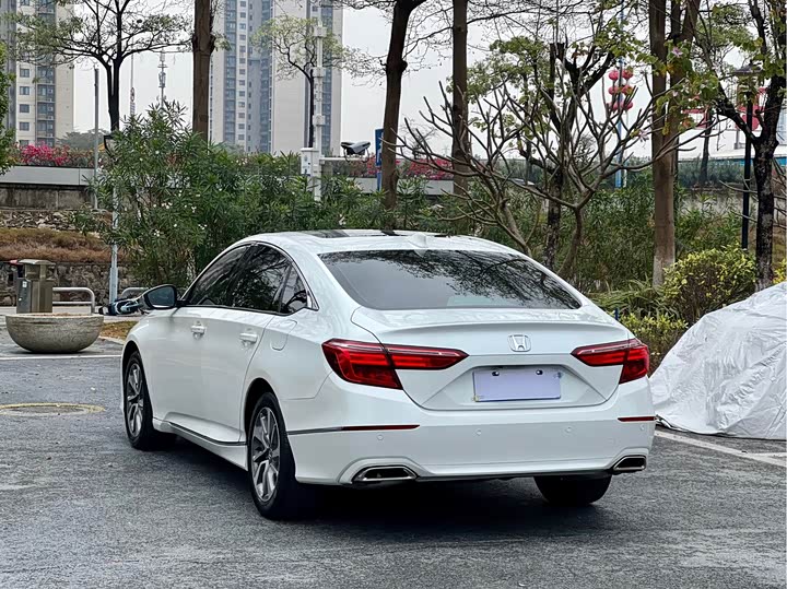 Фото 4 - Honda Inspire