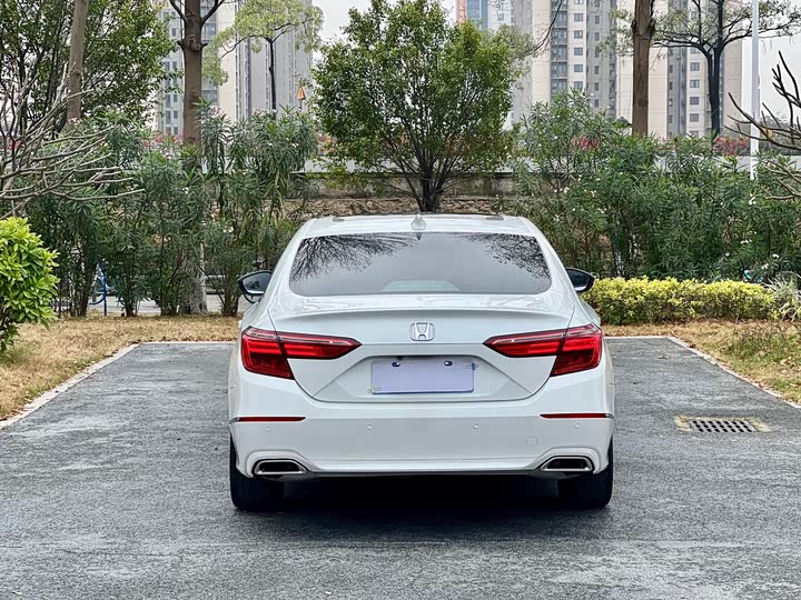 Фото 5 - Honda Inspire