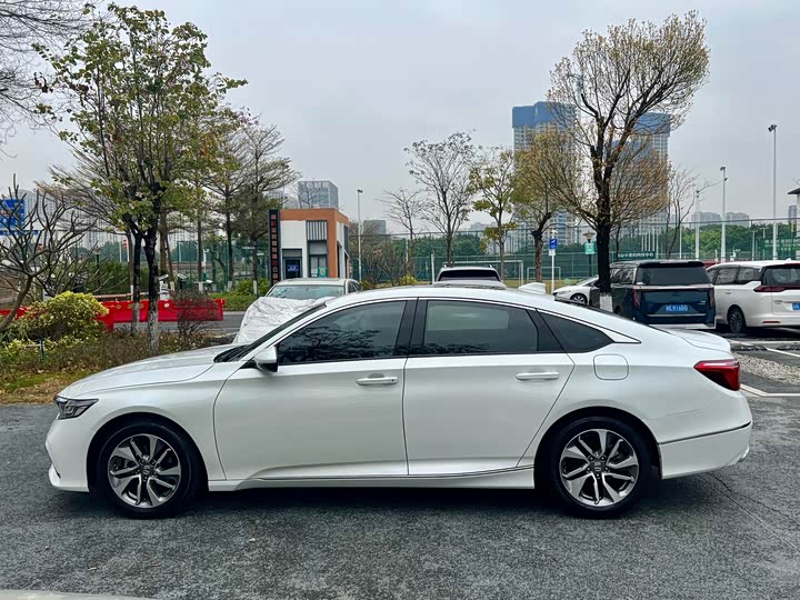 Фото 7 - Honda Inspire