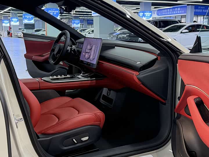 Фото 12 - Xiaomi SU7