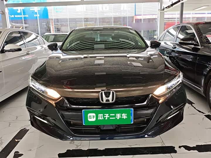 Фото 3 - Honda Accord