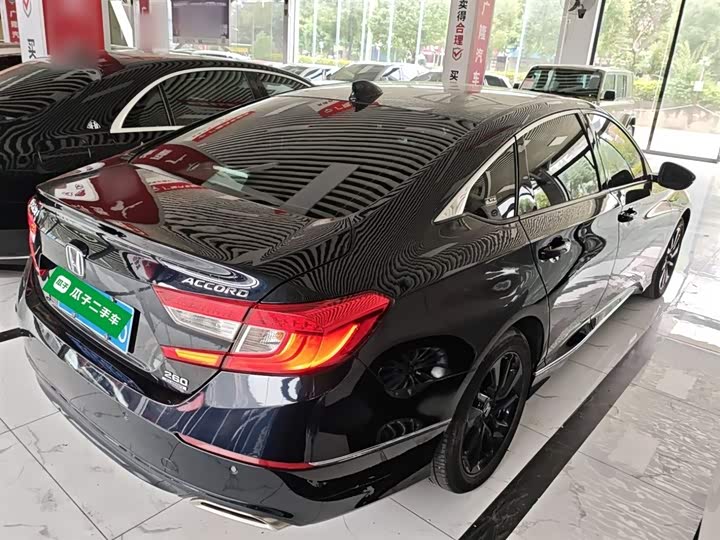 Фото 7 - Honda Accord