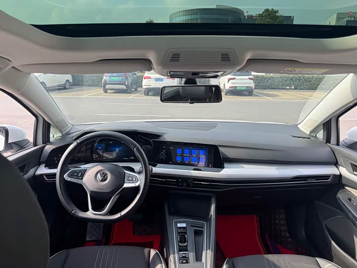 Фото 13 - Volkswagen Golf