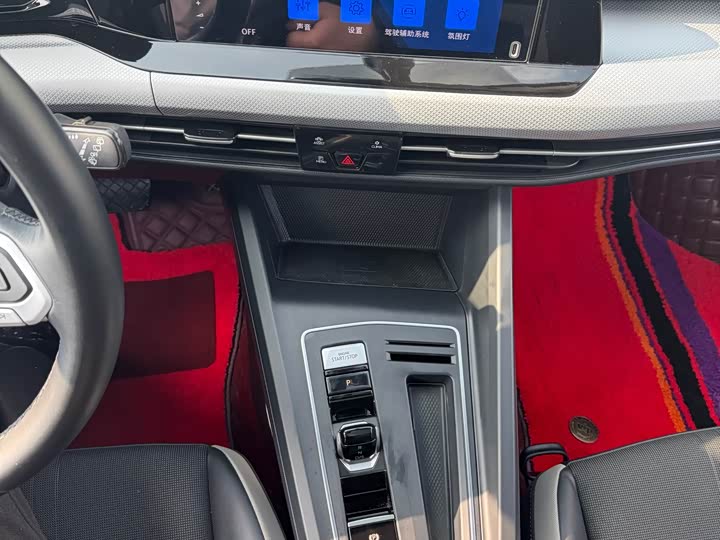 Фото 14 - Volkswagen Golf