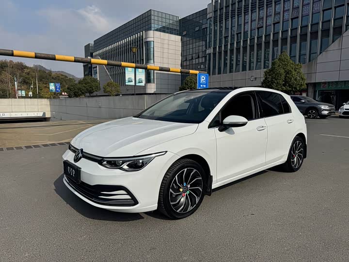 Фото 3 - Volkswagen Golf