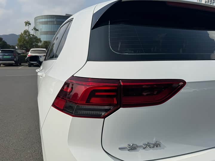 Фото 8 - Volkswagen Golf