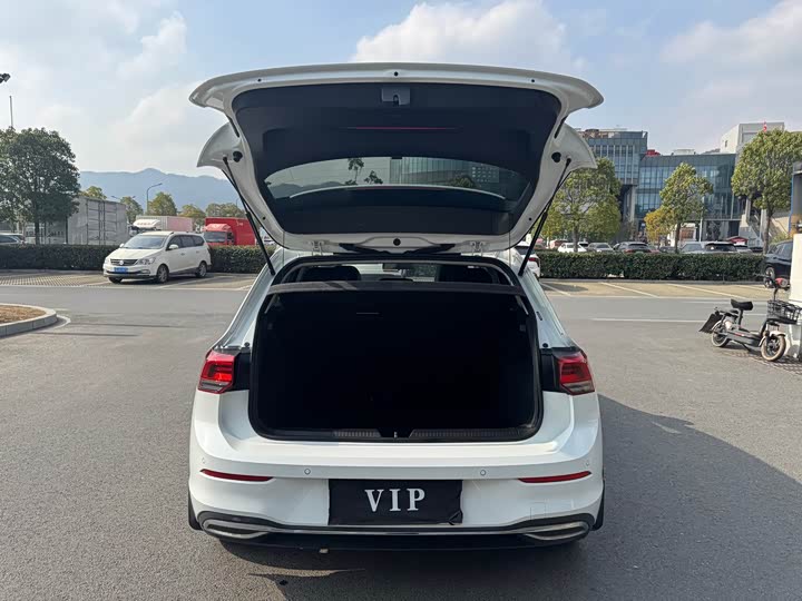 Фото 9 - Volkswagen Golf