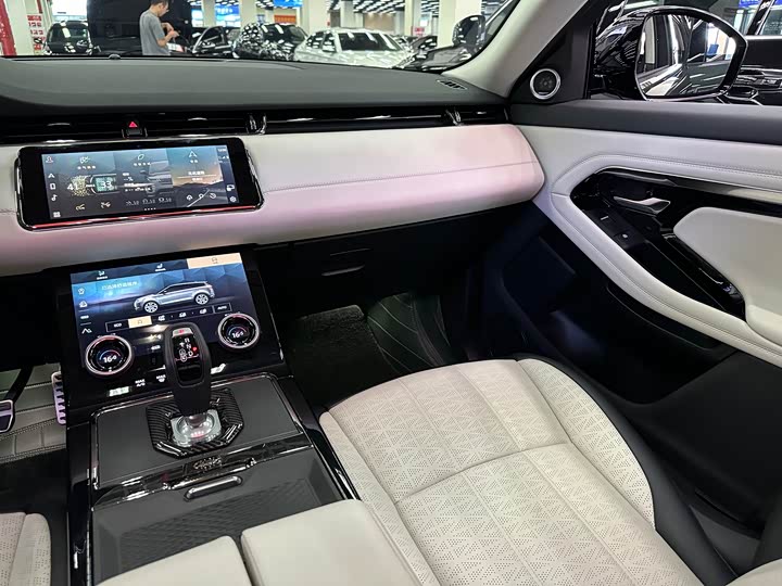 Фото 24 - Land Rover Range Rover Evoque L