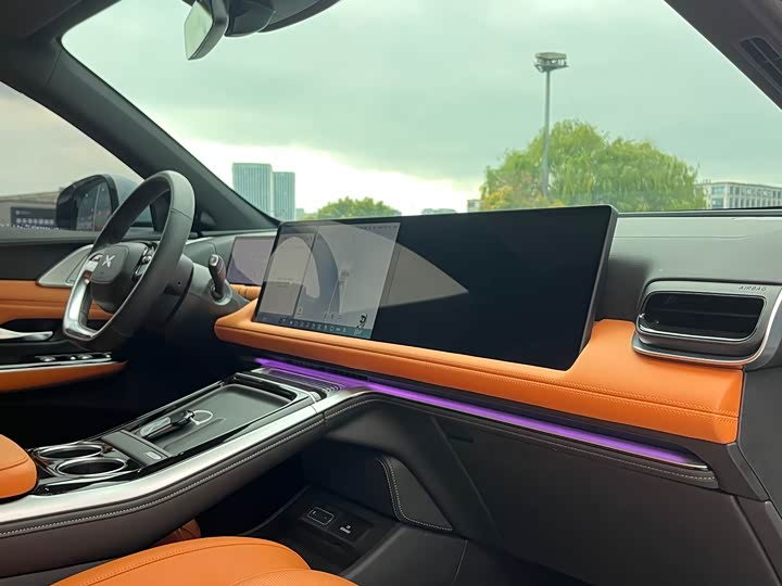 Фото 14 - XPeng G9