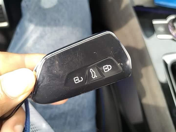 Фото 9 - Volkswagen Tiguan L Pro