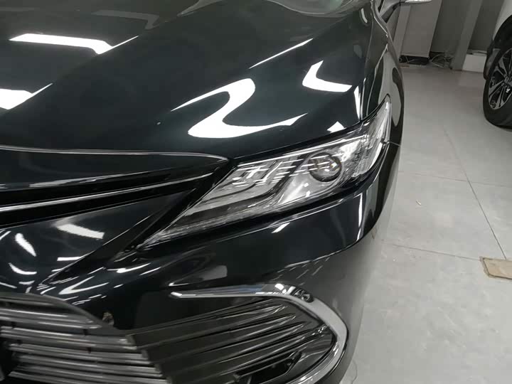 Фото 3 - Toyota Camry