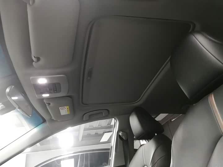 Фото 5 - Toyota Camry