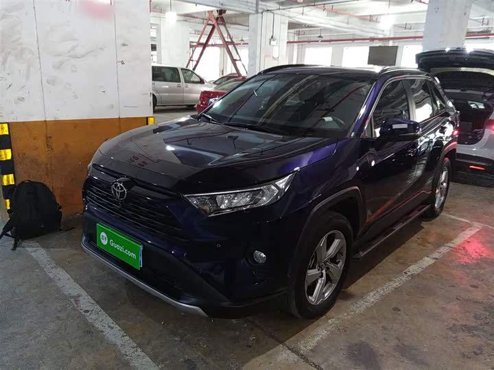Фото 2 - Toyota RAV4