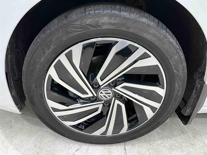 Фото 19 - Volkswagen Sagitar L