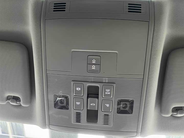 Фото 8 - Volkswagen Sagitar L