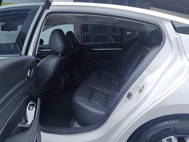 Фото 11 - Nissan Teana