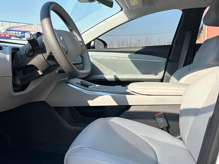 Фото 8 - XPeng Mona M03