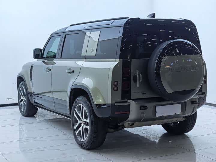 Фото 10 - Land Rover Defender