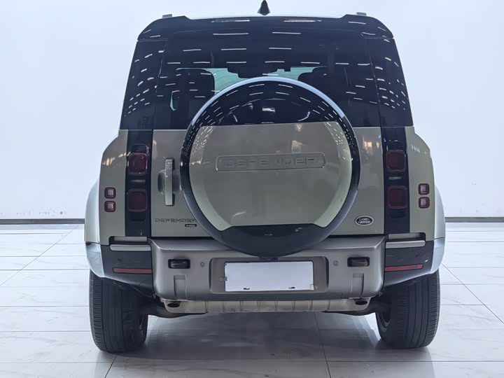 Фото 9 - Land Rover Defender