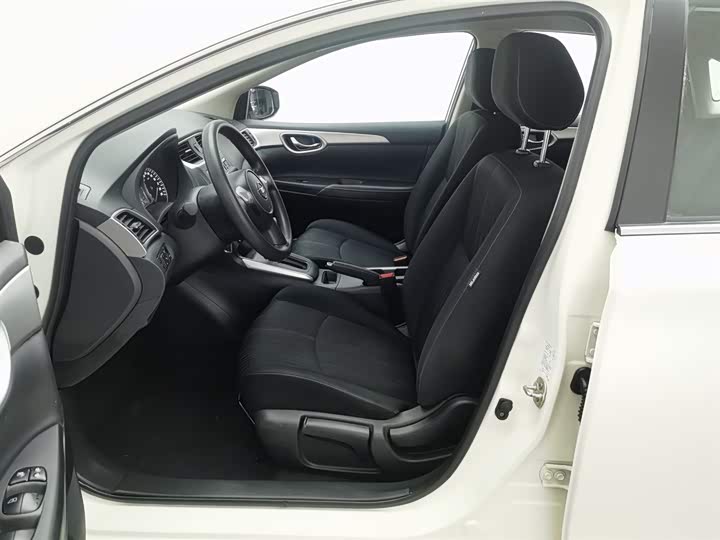 Фото 10 - Nissan Sylphy